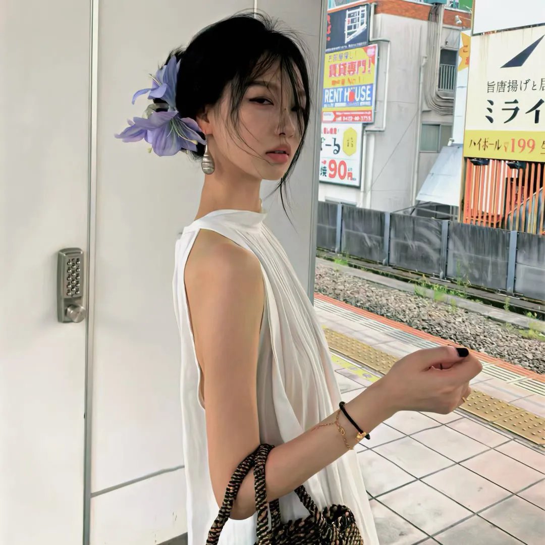 黄金庭院：冬日里的新年愿望